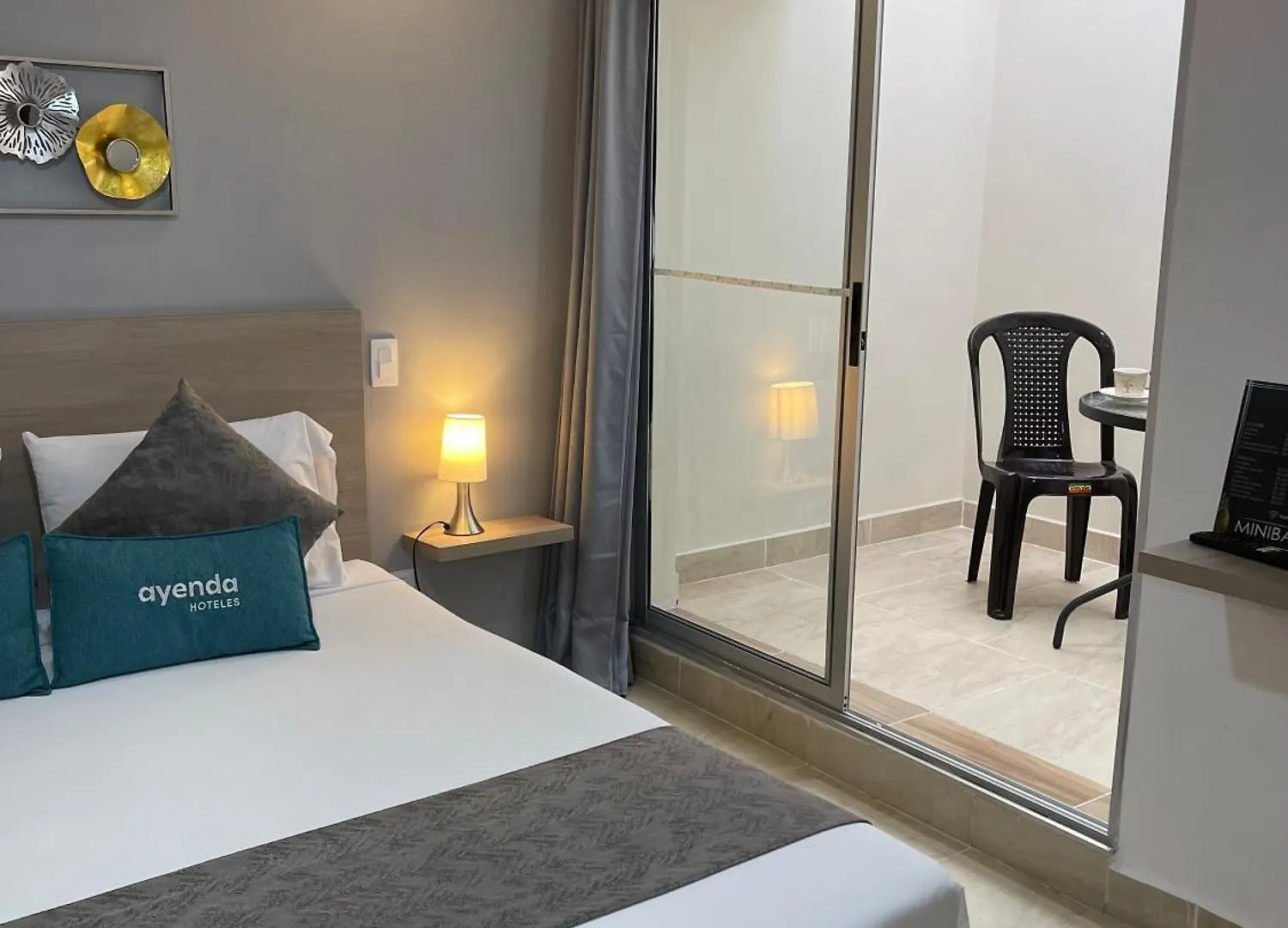 Hotel 12 Nights Medellin