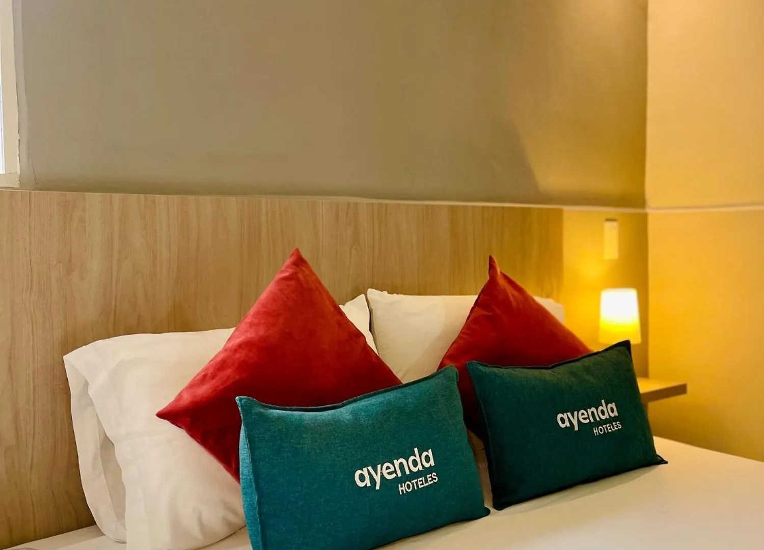 Hotel 12 Nights Medellin 0*,  Colombia