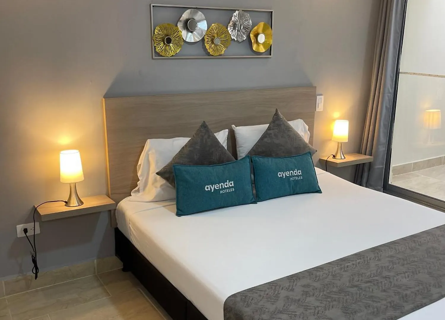 Hotel 12 Nights Medellin