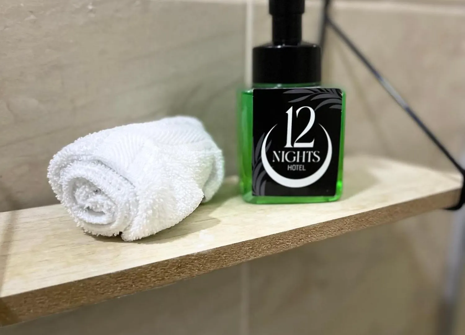 Hotel 12 Nights 麦德林 0*,  哥伦比亚