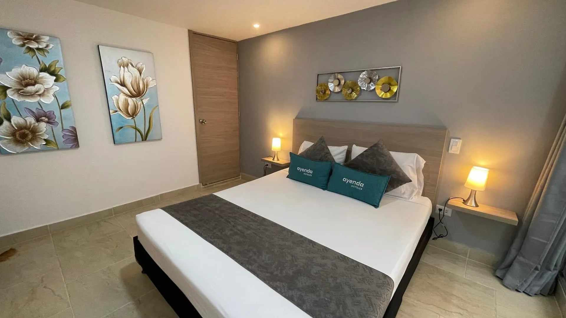 Hotel 12 Nights 麦德林 招待所